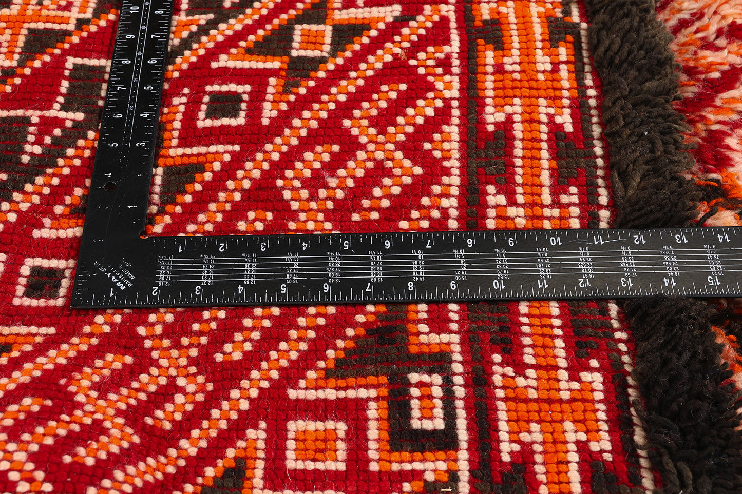 6 x 10 - Red Vintage Beni MGuild Moroccan Rug - 21891