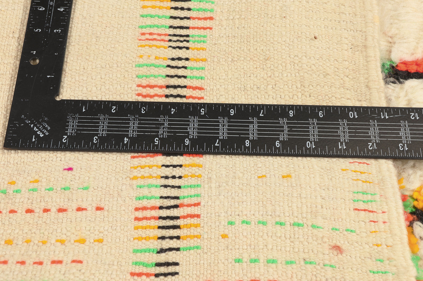 5 x 10 - Ivory Vintage Azilal Moroccan Rug - 21948