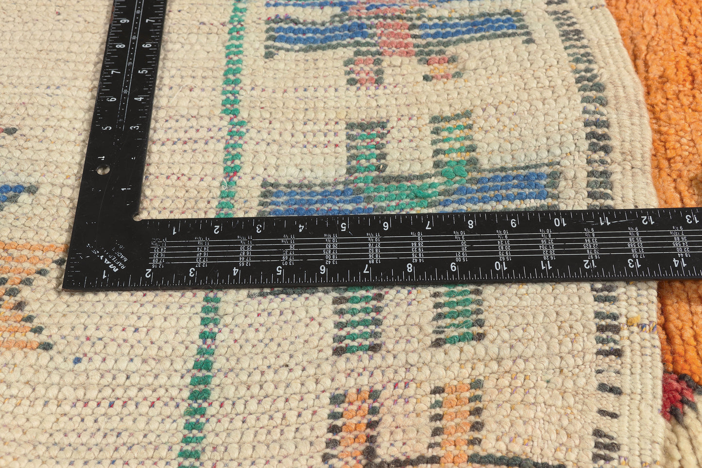 5 x 9 - Ivory Vintage Azilal Moroccan Rug - 22072
