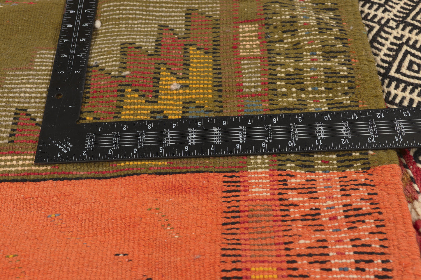 7 x 10 - Multicolor New Glaoui Moroccan Rug - 22110