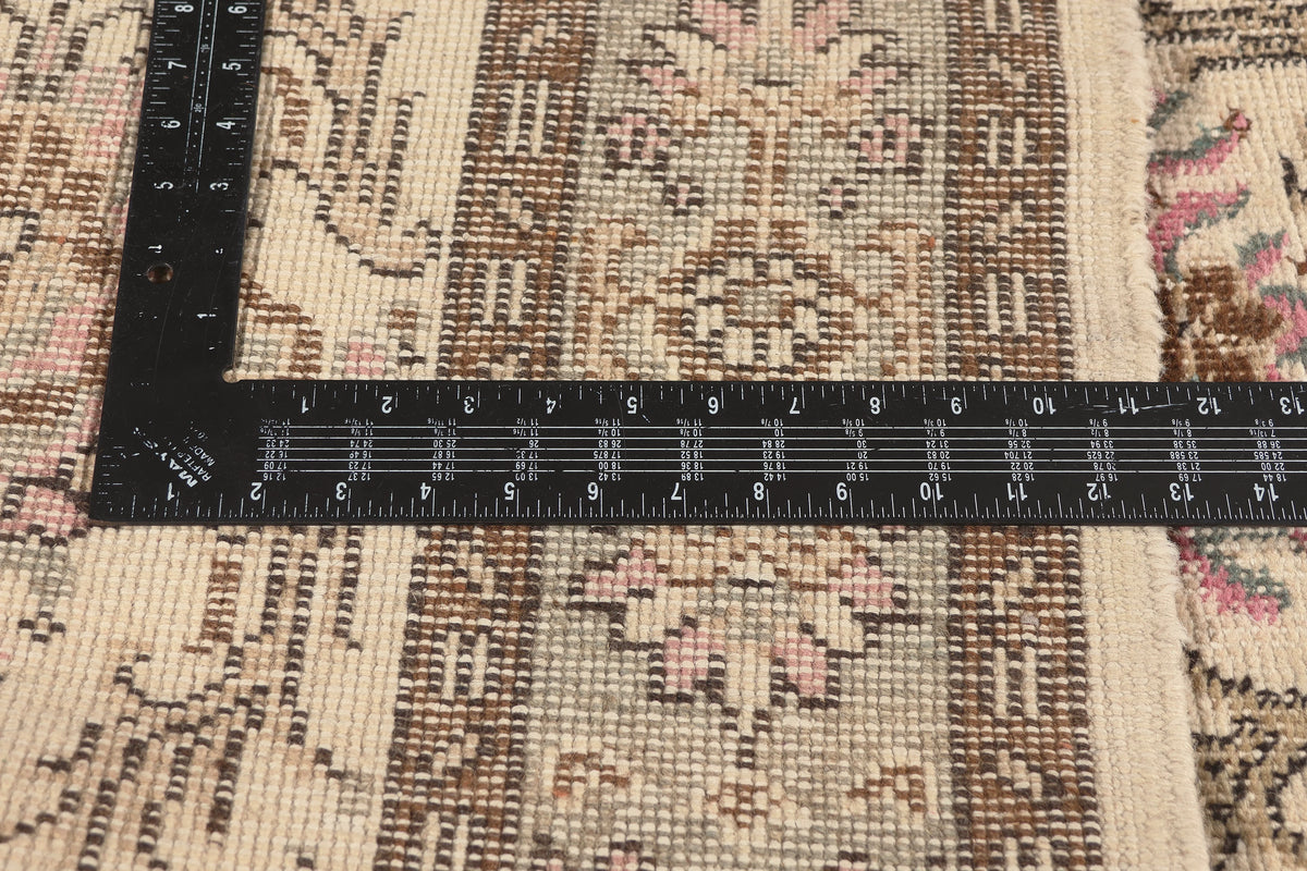 6 x 10 - Ivory Vintage Turkish Sivas Rug - 52573