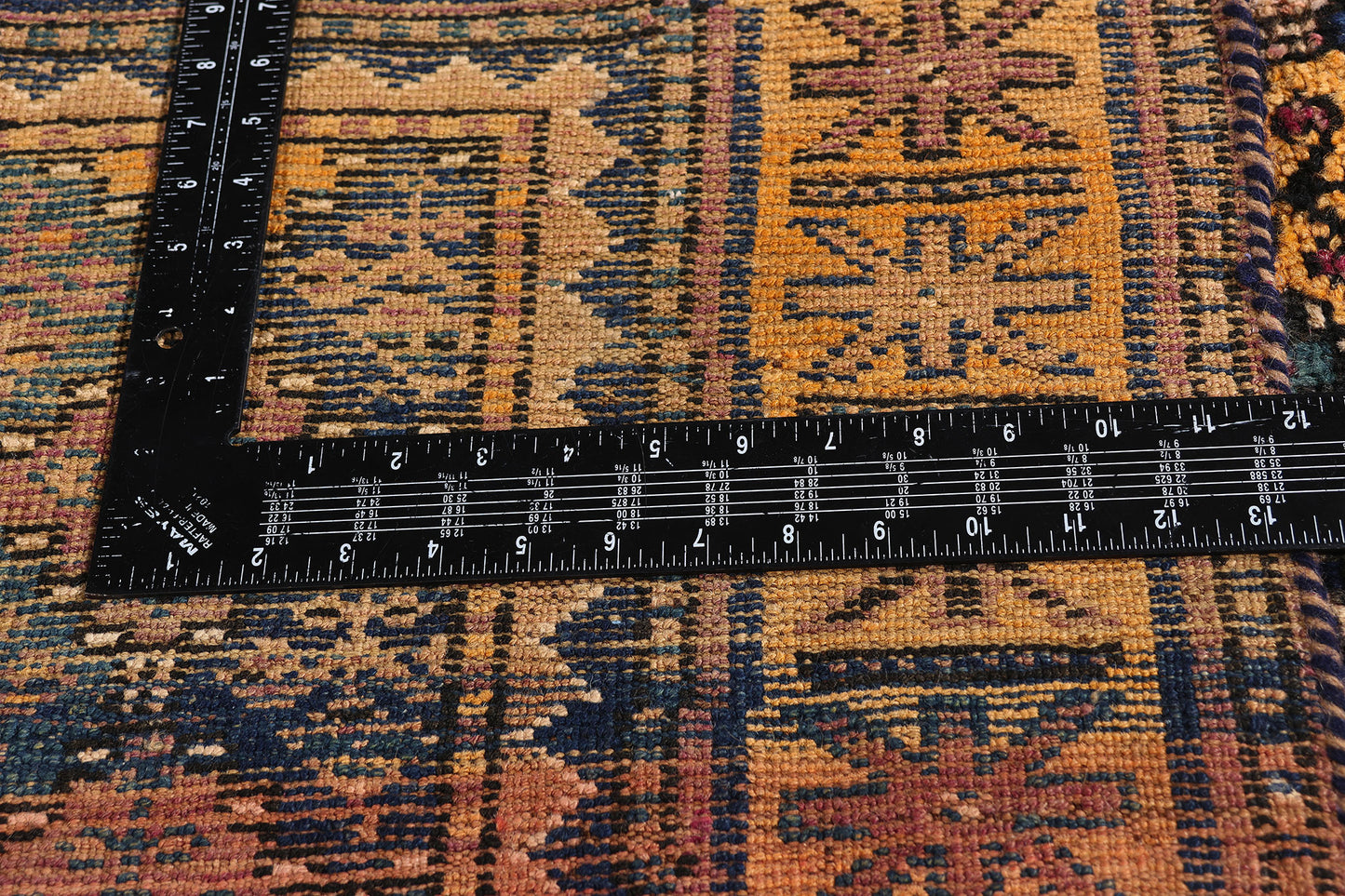 4 x 6 - Multicolor Antique Shiraz Rug - 61450