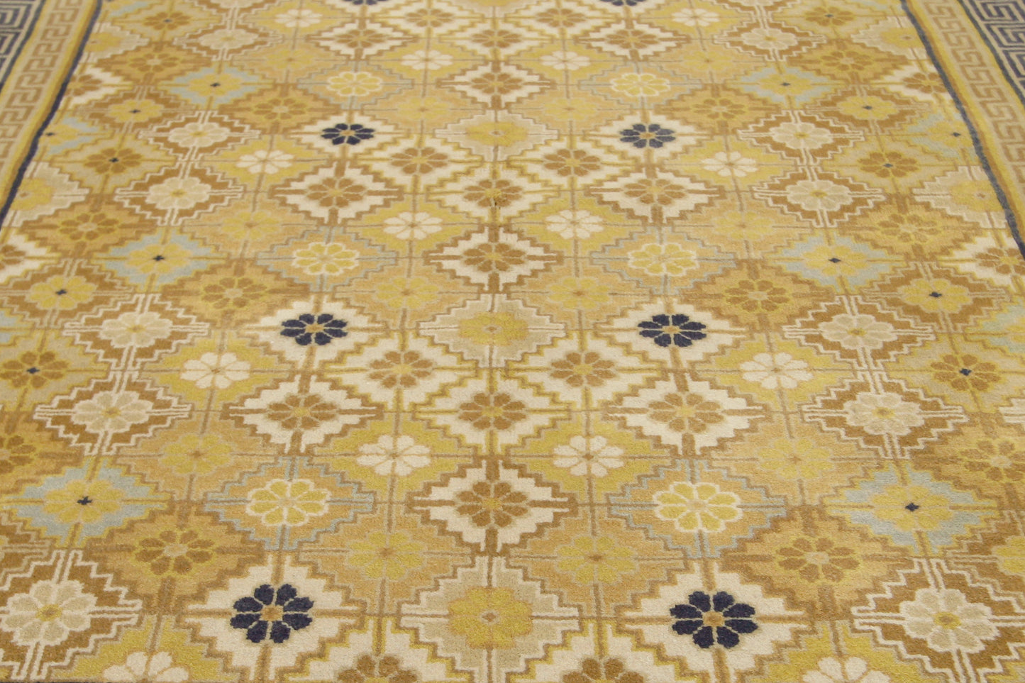 5 x 7 - Vintage Chinese Rug - 77137
