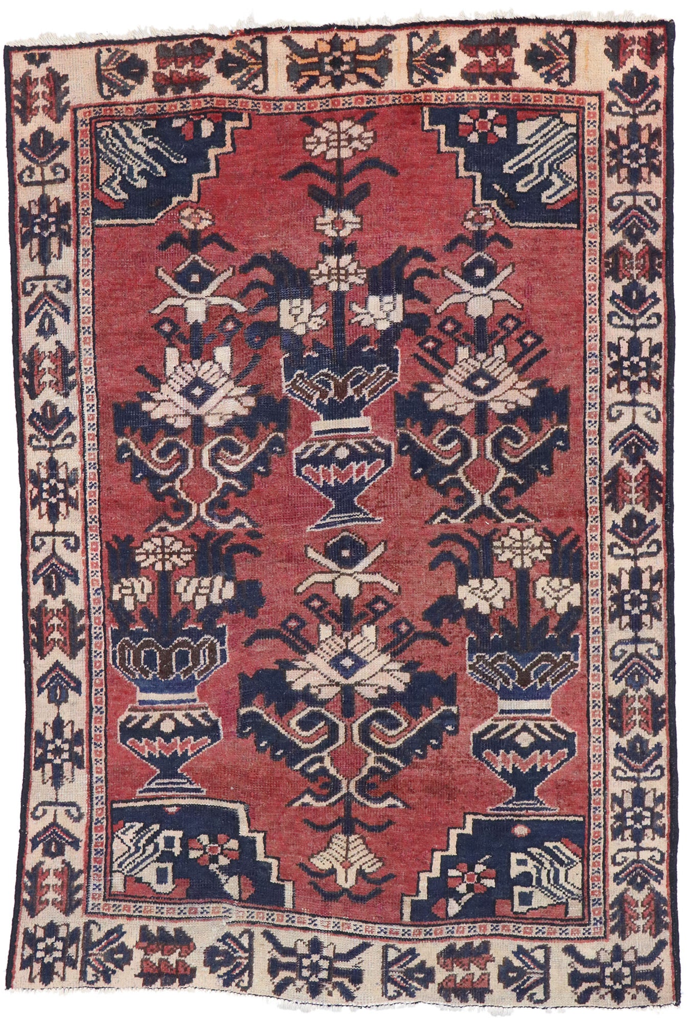 4 x 6 Vintage Persian Bakhtiari Rug 77715
