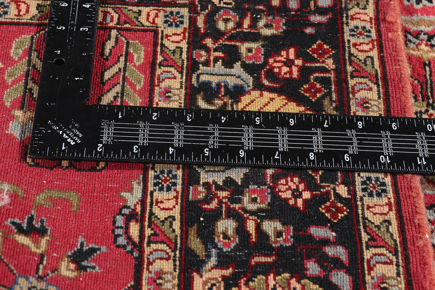 4 x 6 - Red Vintage Indian Sarouk Rug - 79538