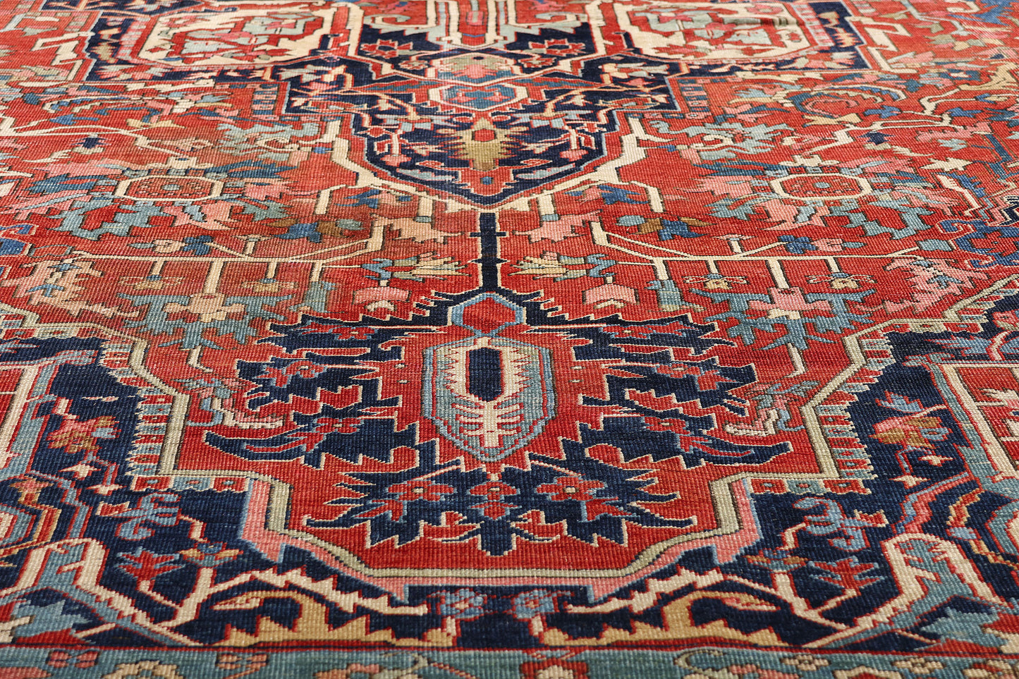 10 x 15 Antique Persian Serapi Rug 79230