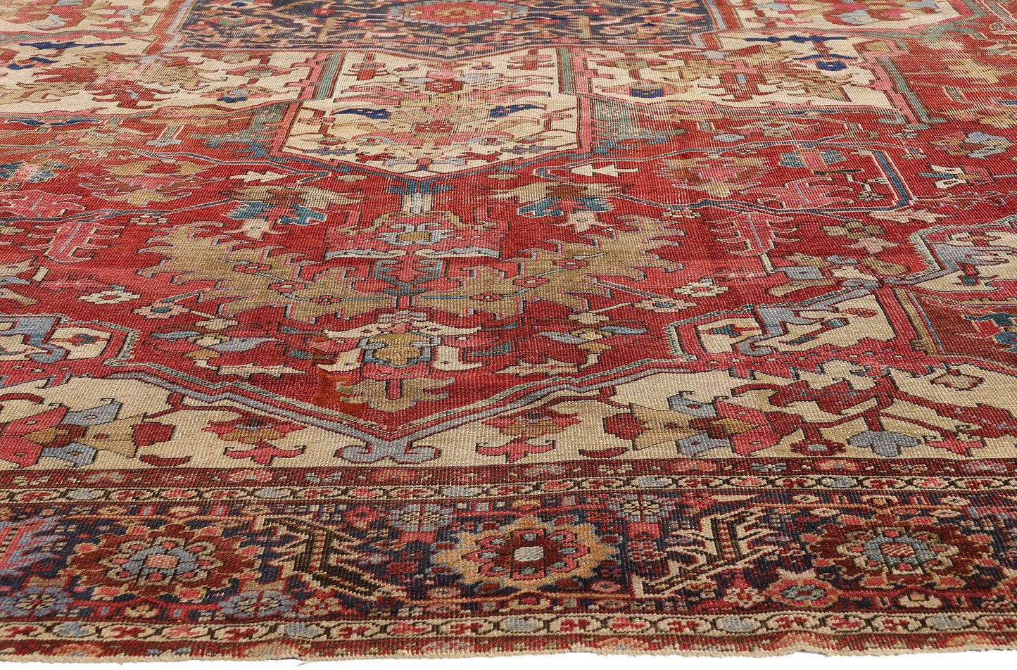11 x 15 Red Antique Persian Serapi Rug 79290