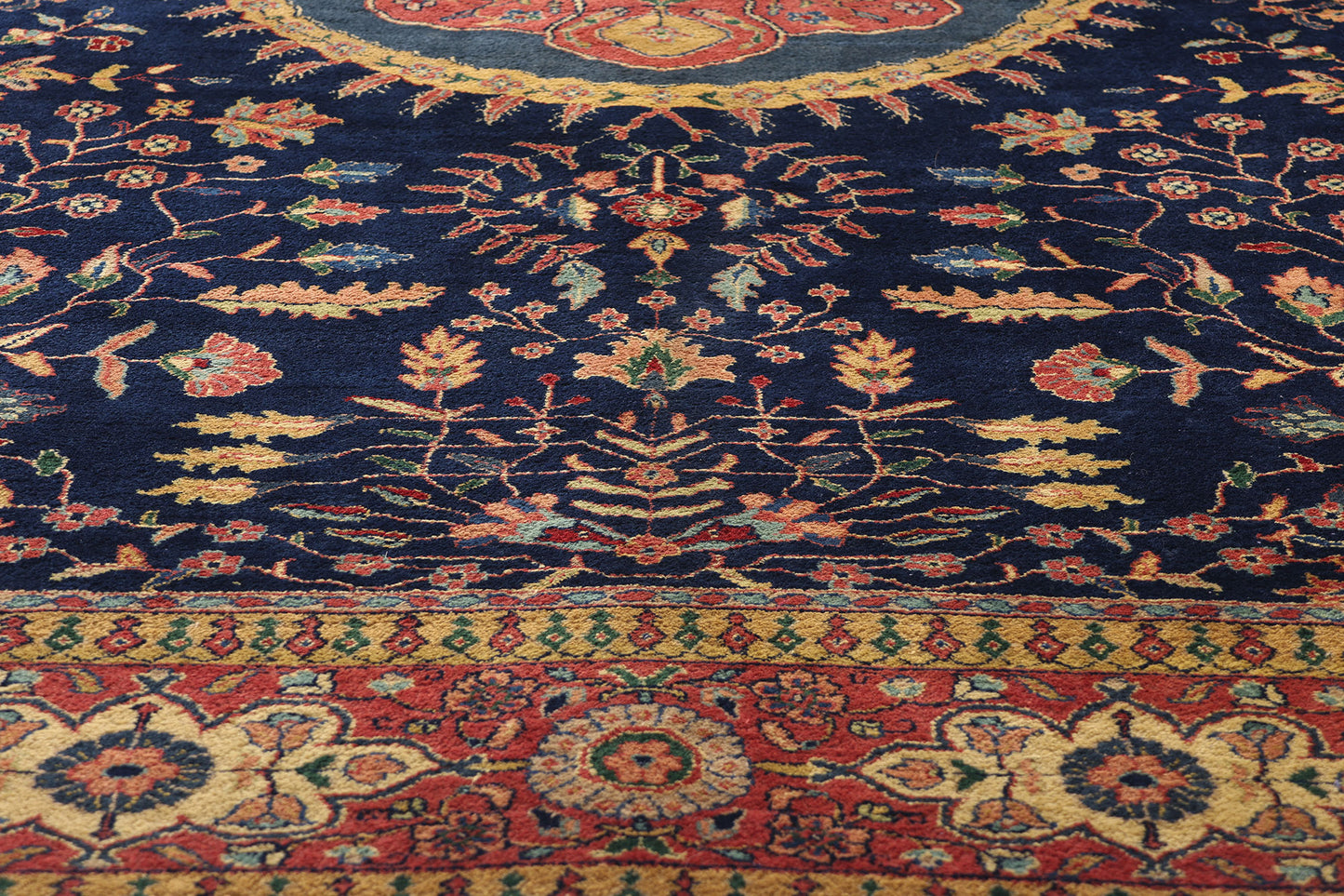 8 x 10 Vintage Indian Sarouk Rug 79007
