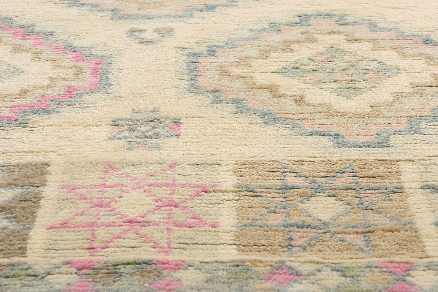 8 x 10 Blushing Oasis Modern Boho Moroccan Rug 31208