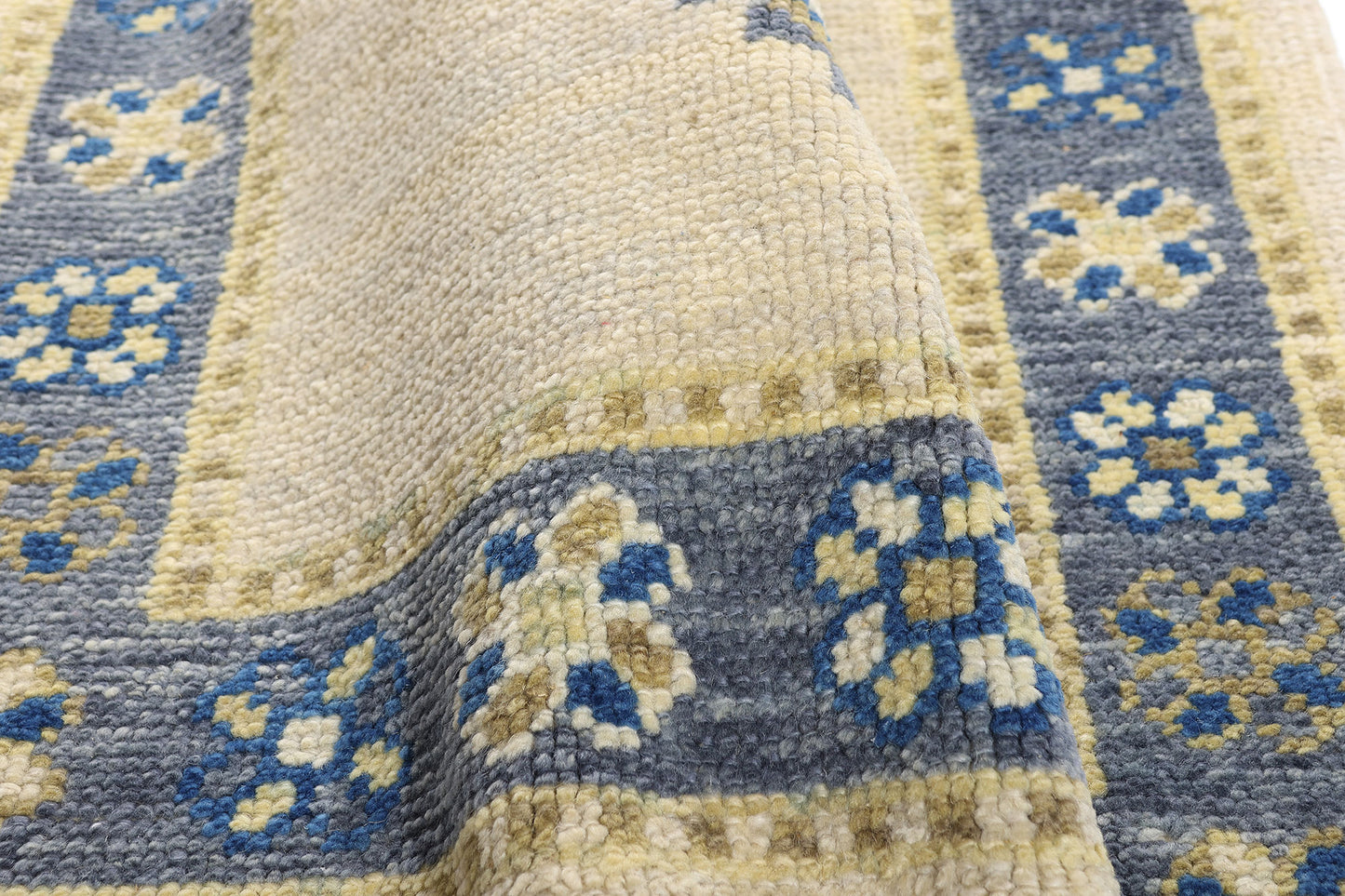 3 x 18 Modern Ivory Turkish Oushak Rug 54017