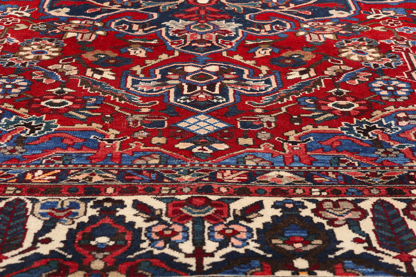 10 x 13 Antique Persian Bakhtiari Rug 79147