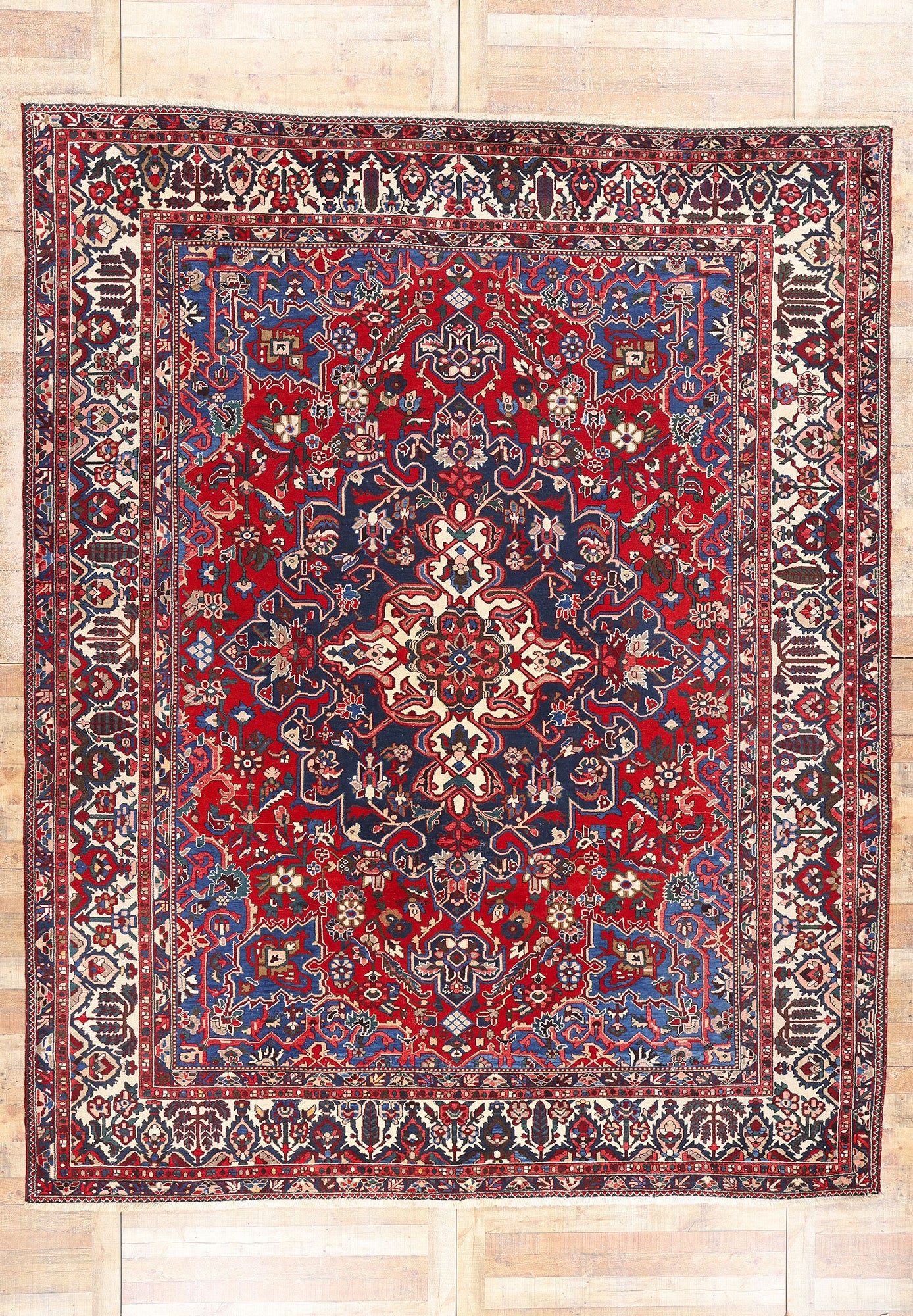10 x 13 Antique Persian Bakhtiari Rug 79147