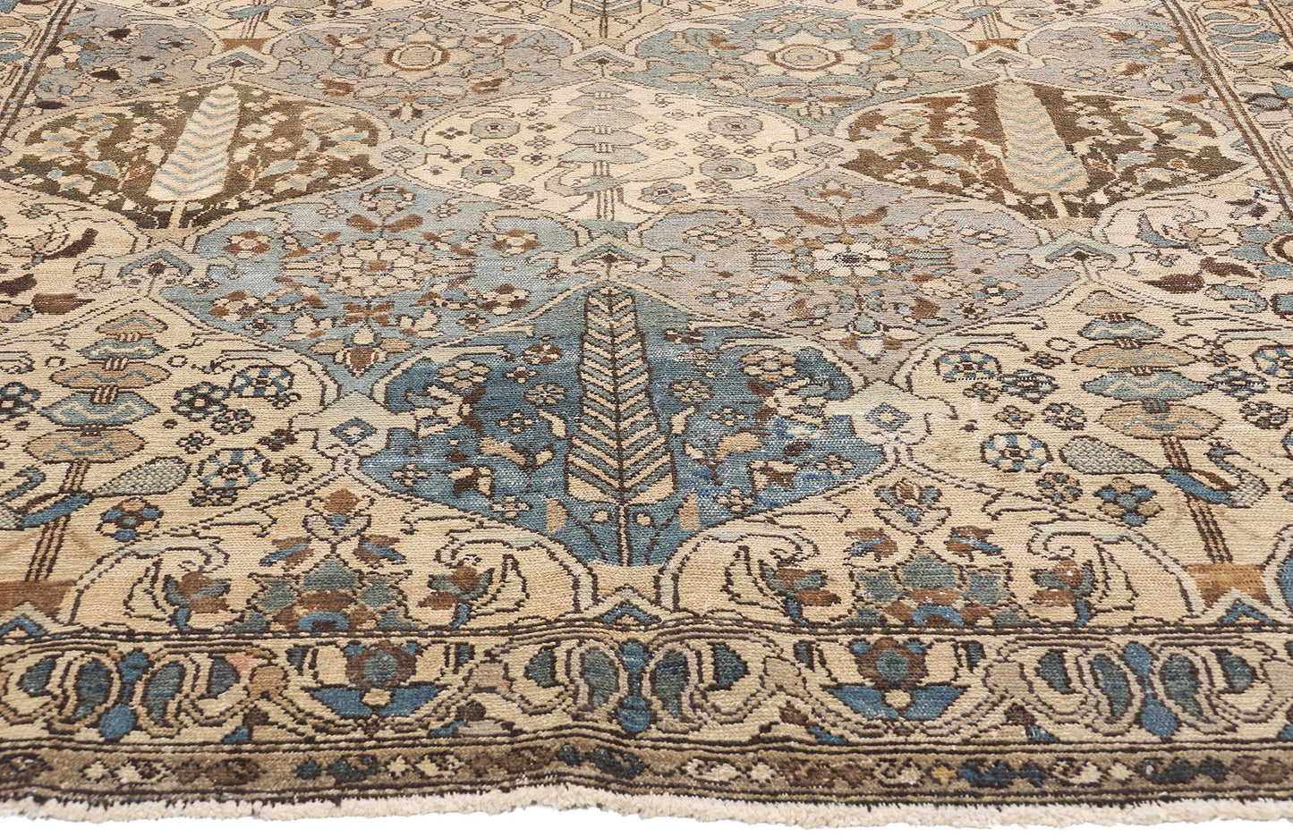 5 x 9 Antique Persian Bakhtiari Rug 61382