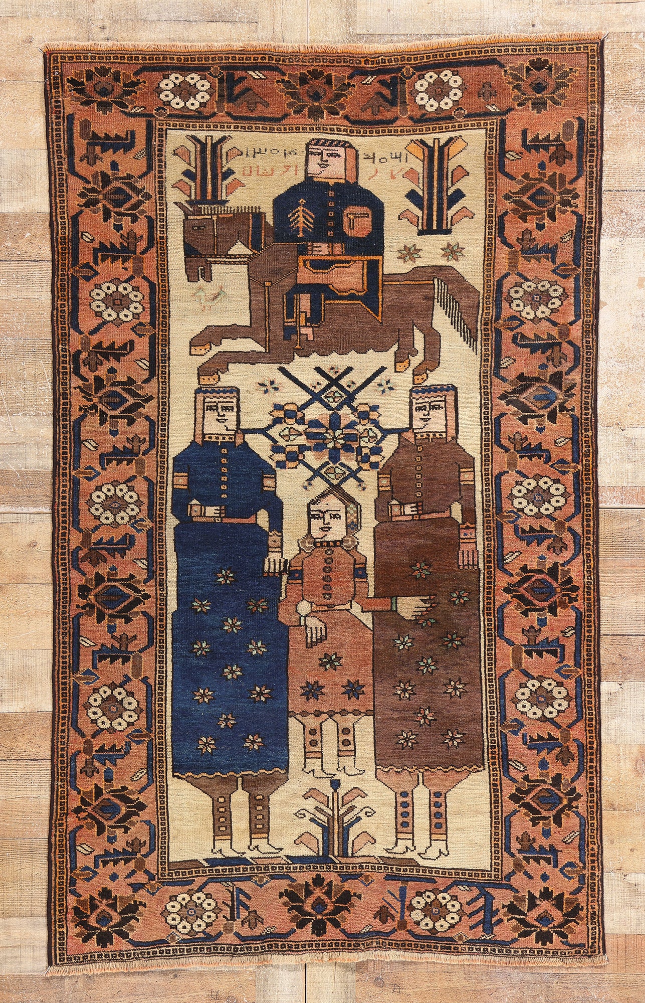 4 x 6 Vintage Persian Shiraz Pictorial Rug 79097