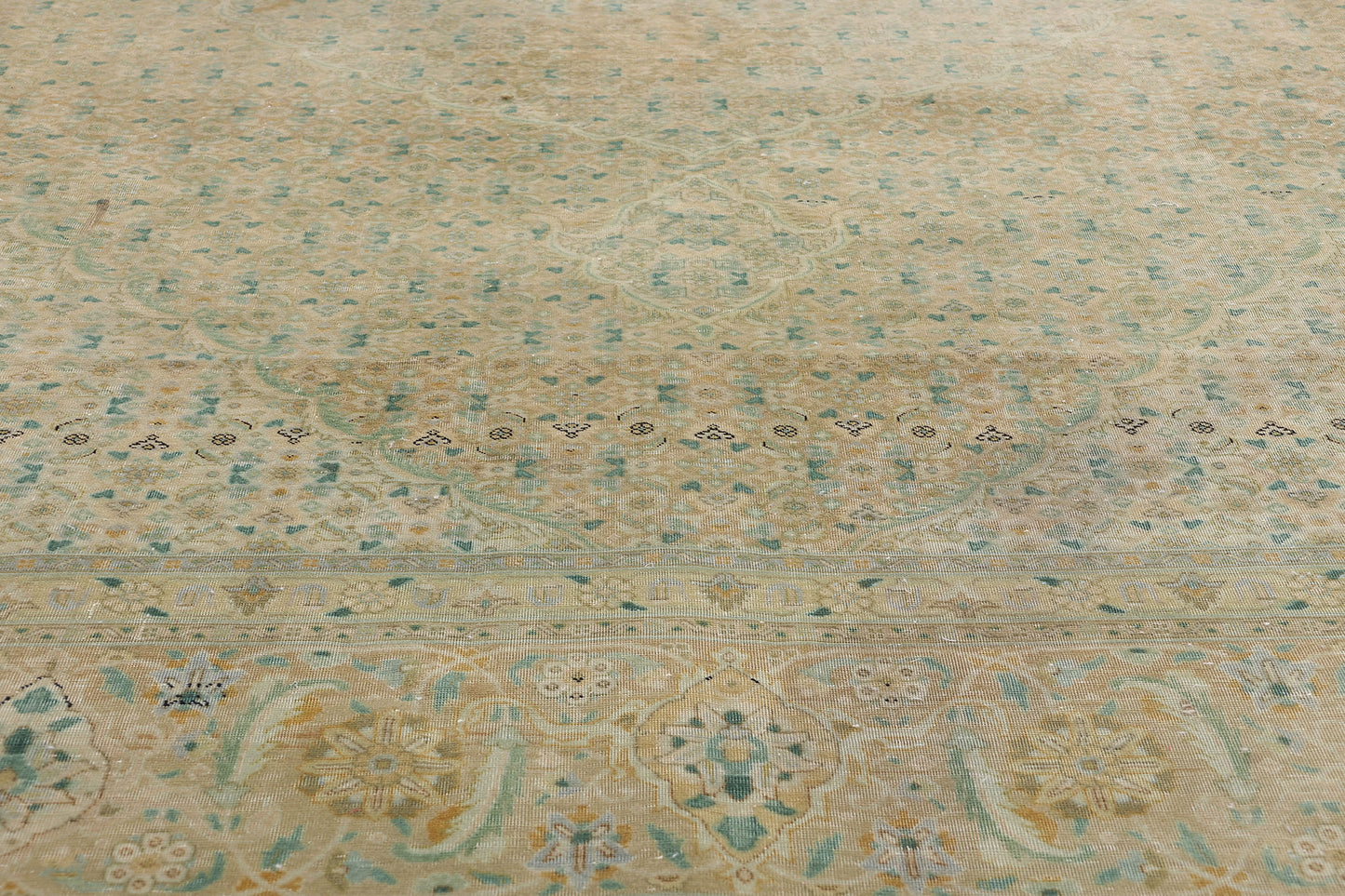 10 x 13 Vintage Persian Mahi Tabriz Rug 61366