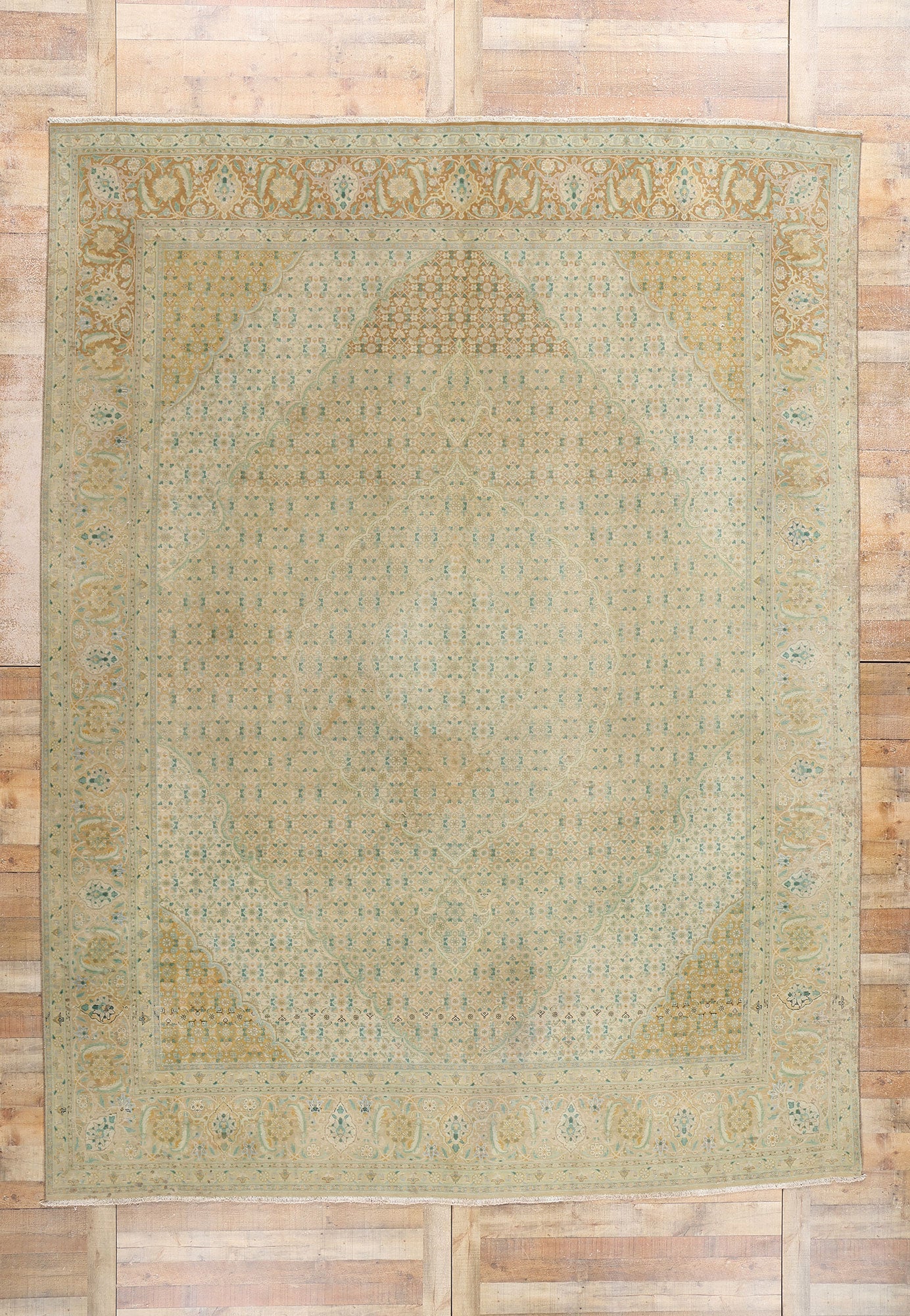 10 x 13 Vintage Persian Mahi Tabriz Rug 61366
