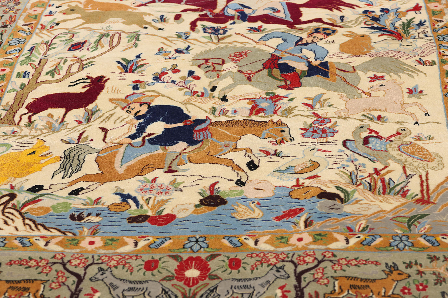 4 x 5 Vintage Persian Hunting Scene Isfahan Rug 79166