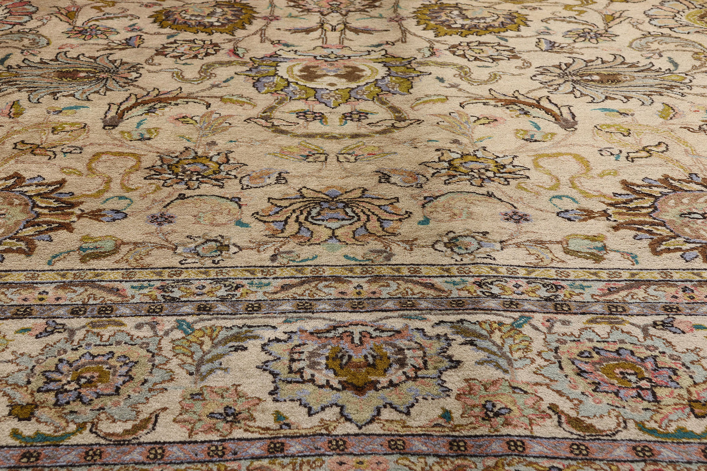 10 x 13 - Vintage Persian Tabriz Rug - 71929