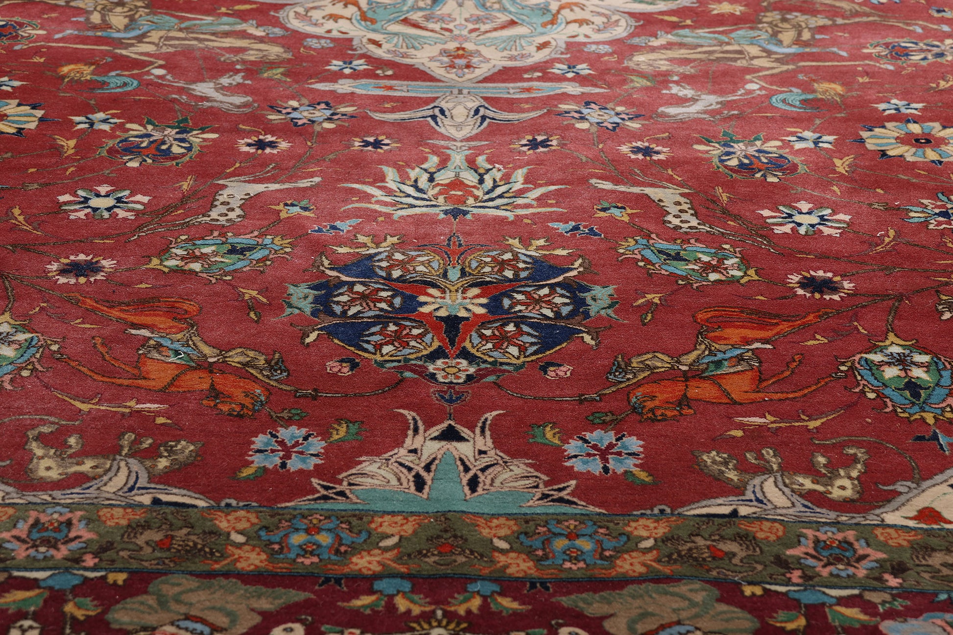 9 x 14 Red Vintage Persian Tabriz Hunting Rug 79165