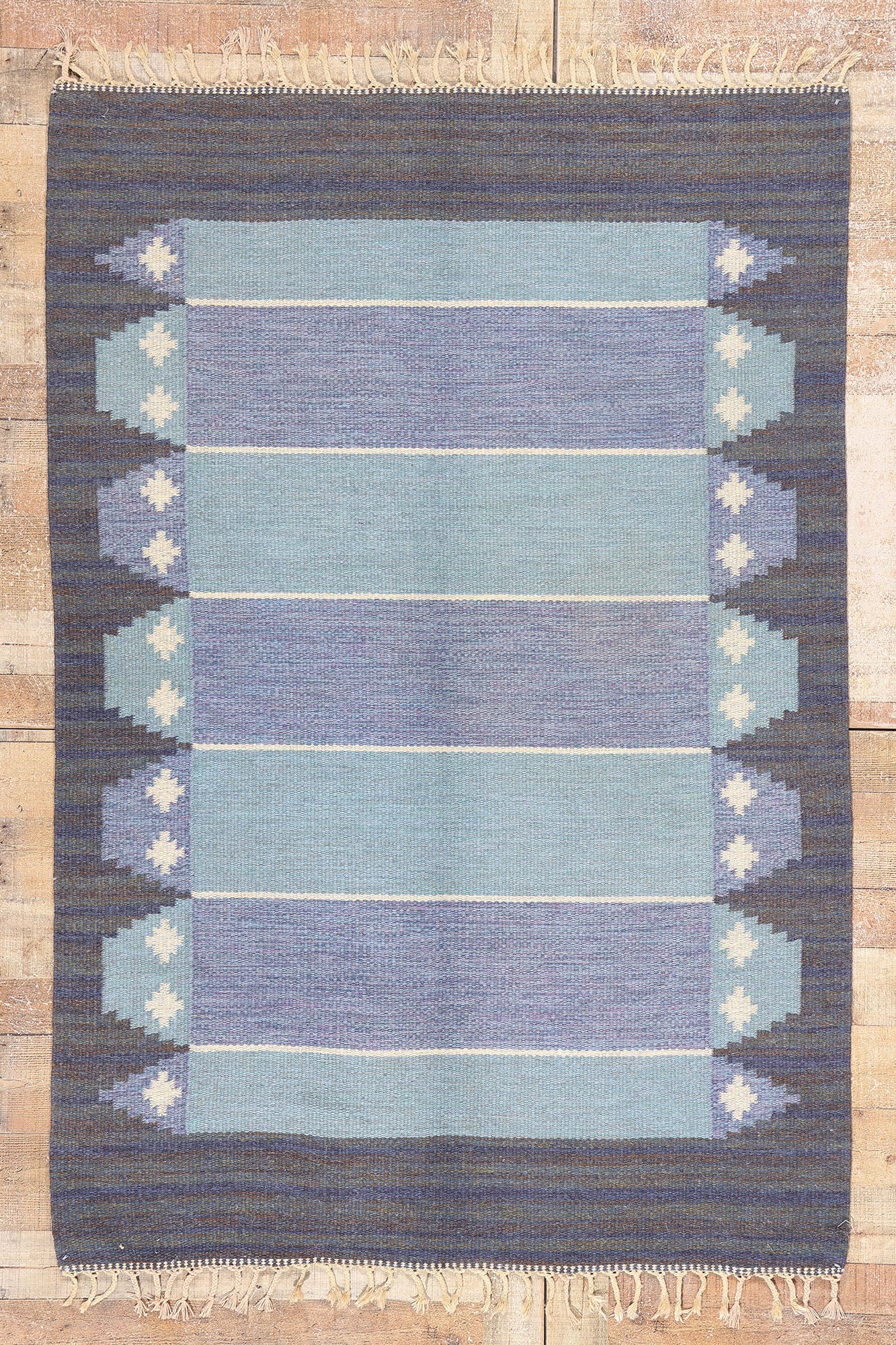 4 x 7 Vintage Swedish Scandinavian Rollakan Rug 79044