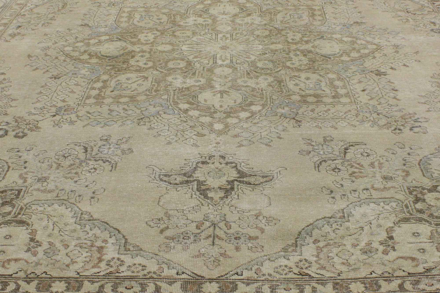 10 x 13 Vintage Persian Tabriz Rug 80305