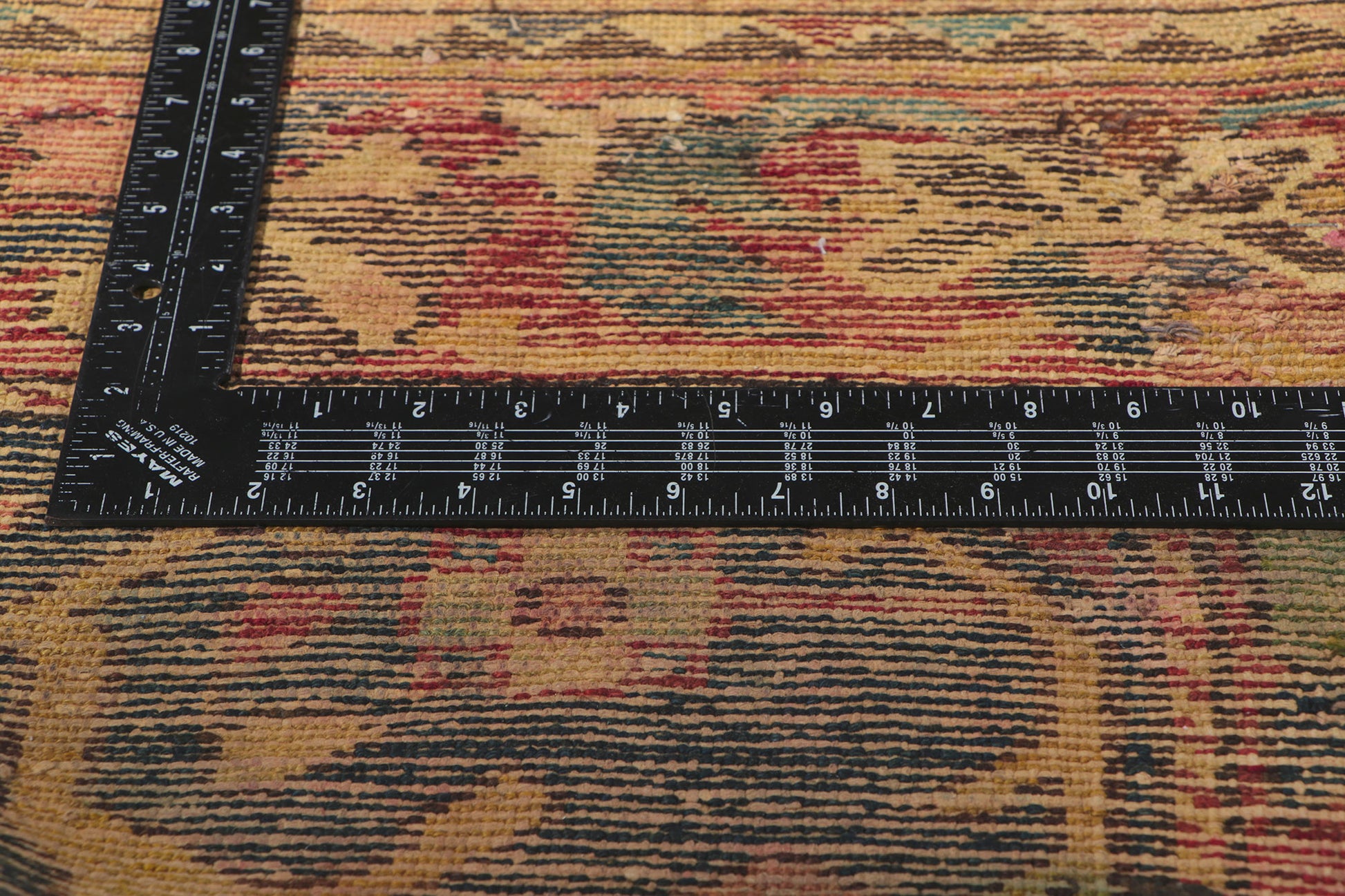 10 x 16 Antique Persian Bakhtiari Rug 61097