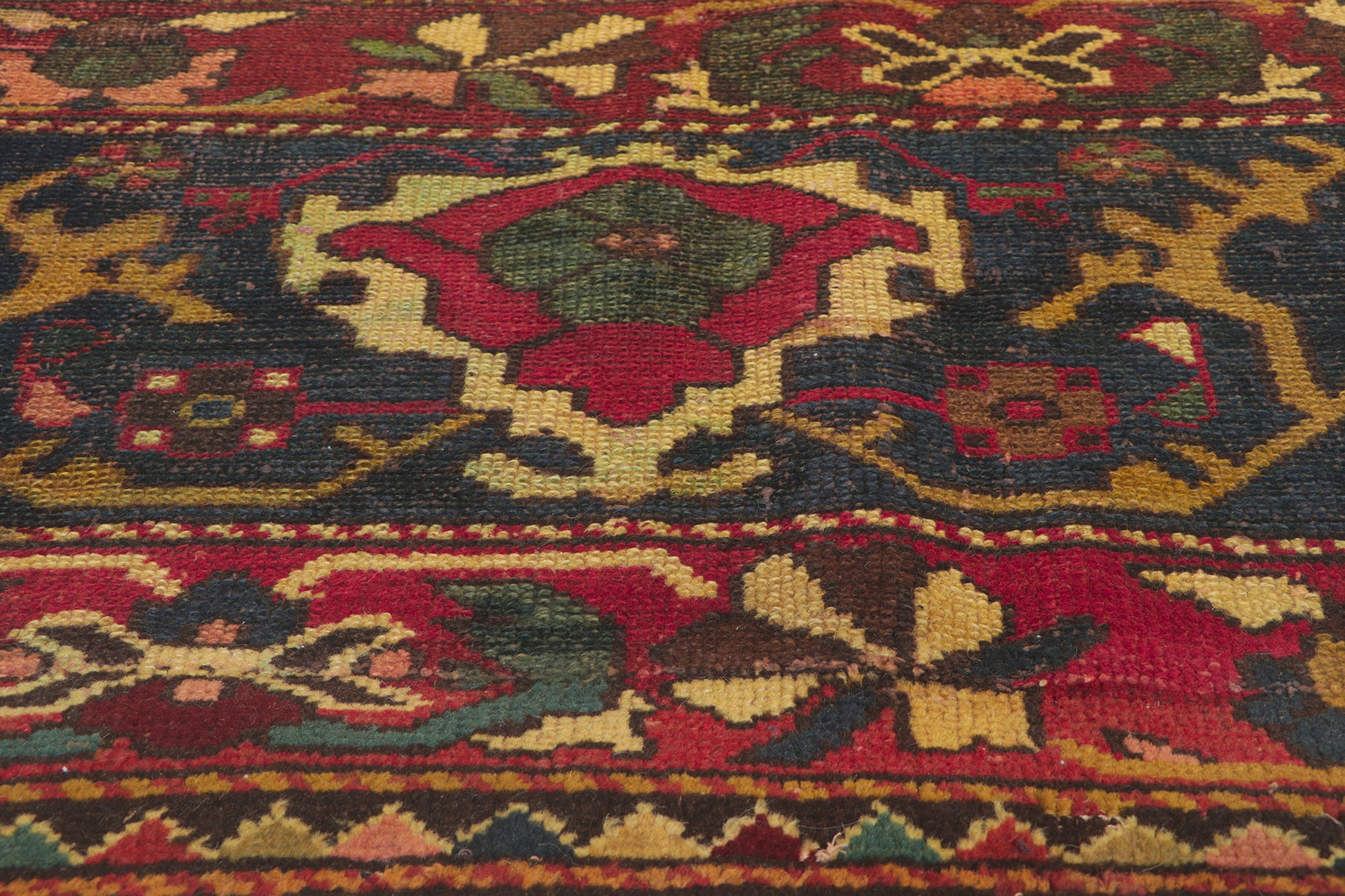 10 x 16 Antique Persian Bakhtiari Rug 61097