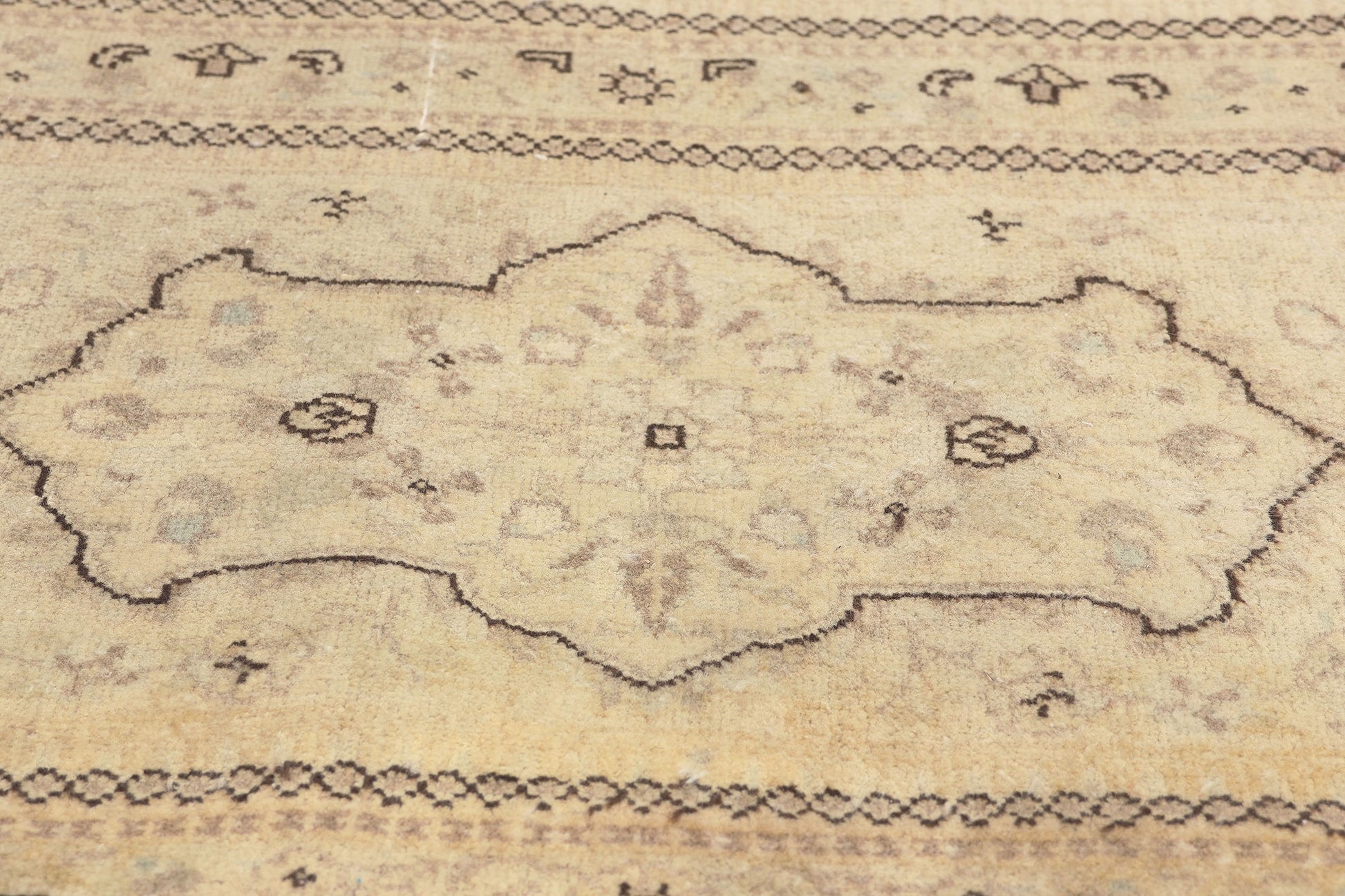 14 x 19 Vintage Persian Tabriz Rug 78595