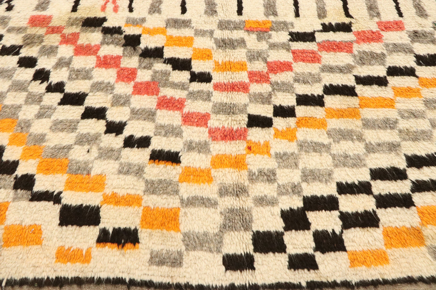 5 x 7 Vintage Moroccan Azilal Rug 20053