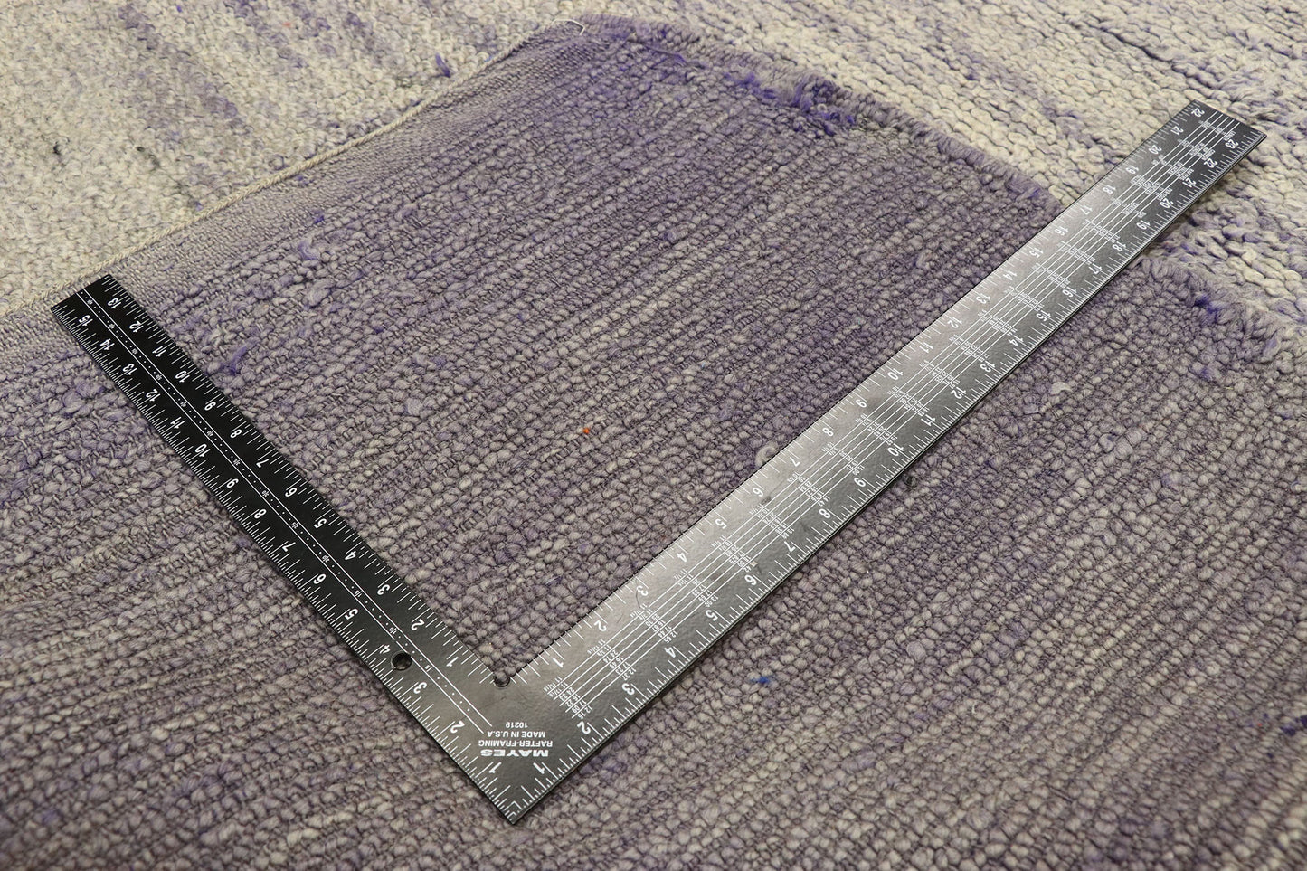 7 x 10 Vintage Moroccan Rug 21012