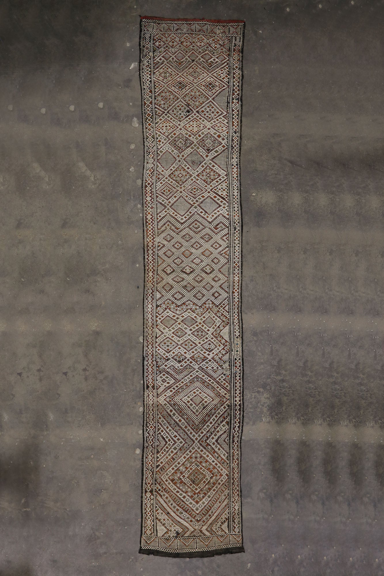 4 x 19 Vintage Zemmour Moroccan Kilim Runner 21188