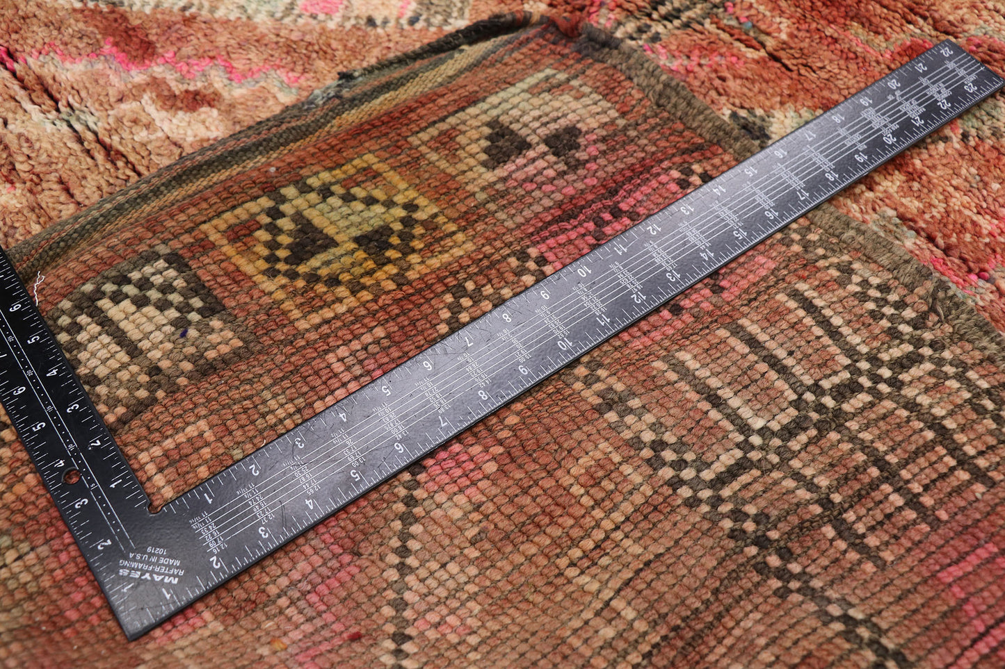 5 x 7 Vintage Boujad Moroccan Rug 21236