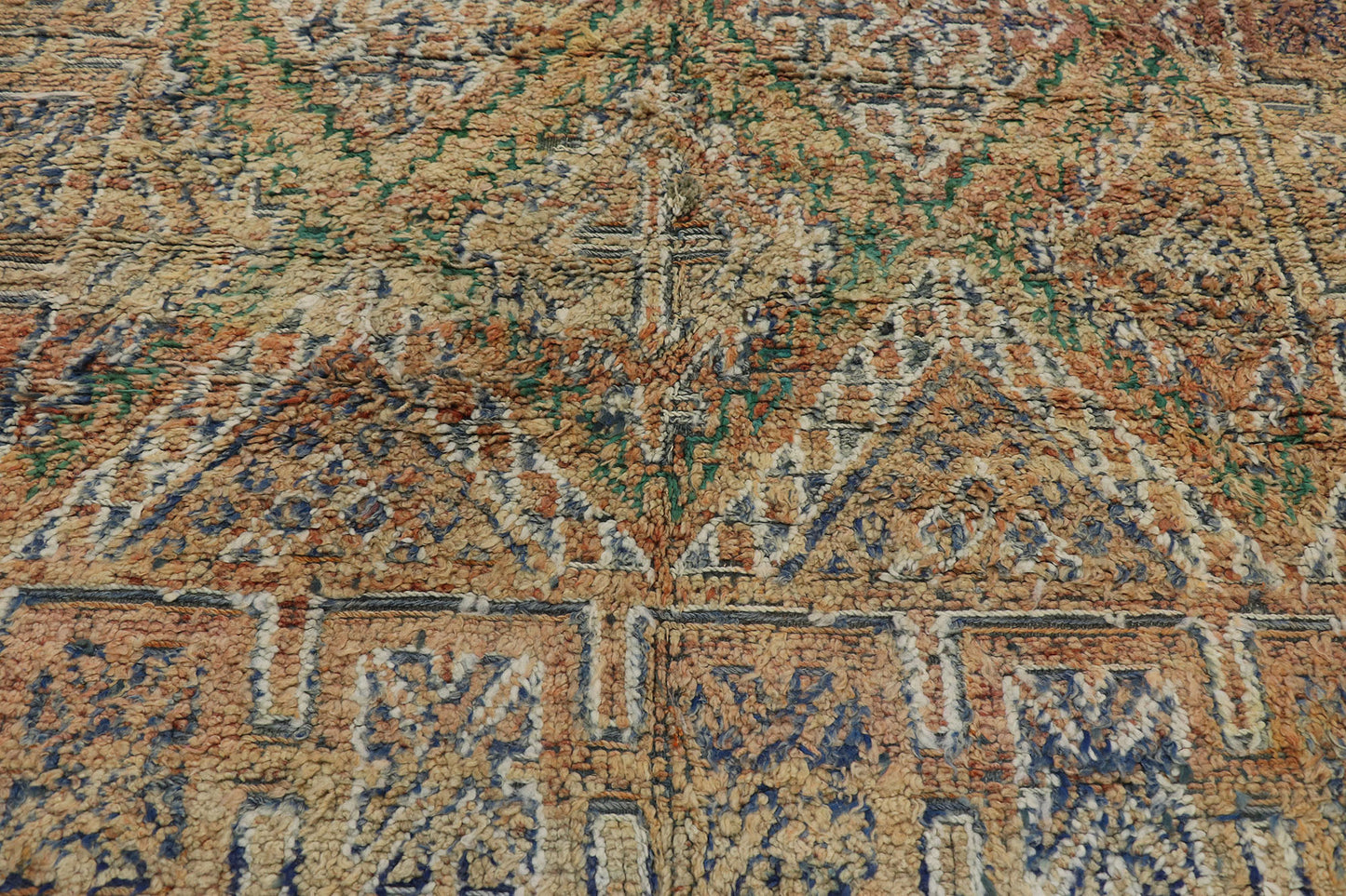 6 x 10 Vintage Beni MGuid Moroccan Rug 21249