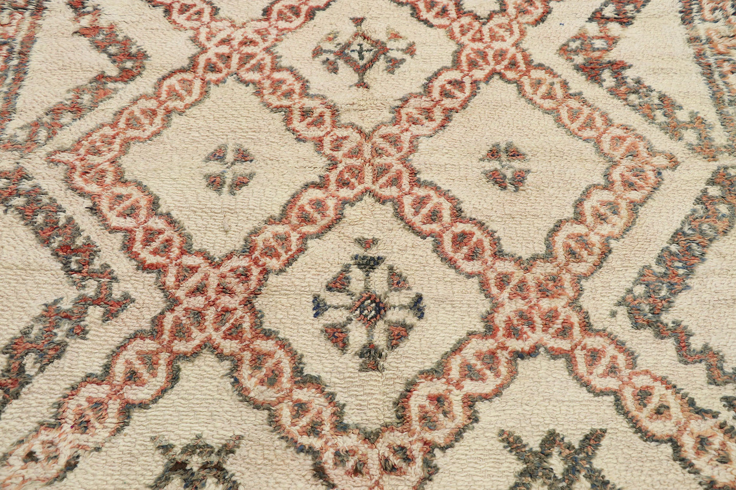 6 x 9 Vintage Moroccan Beni Ourain Rug 21382