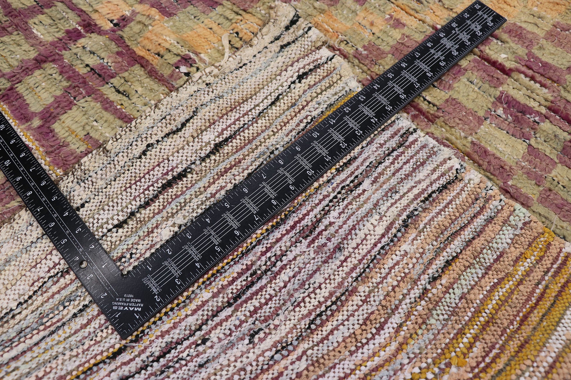 6 x 10 Vintage Moroccan Rug 21431