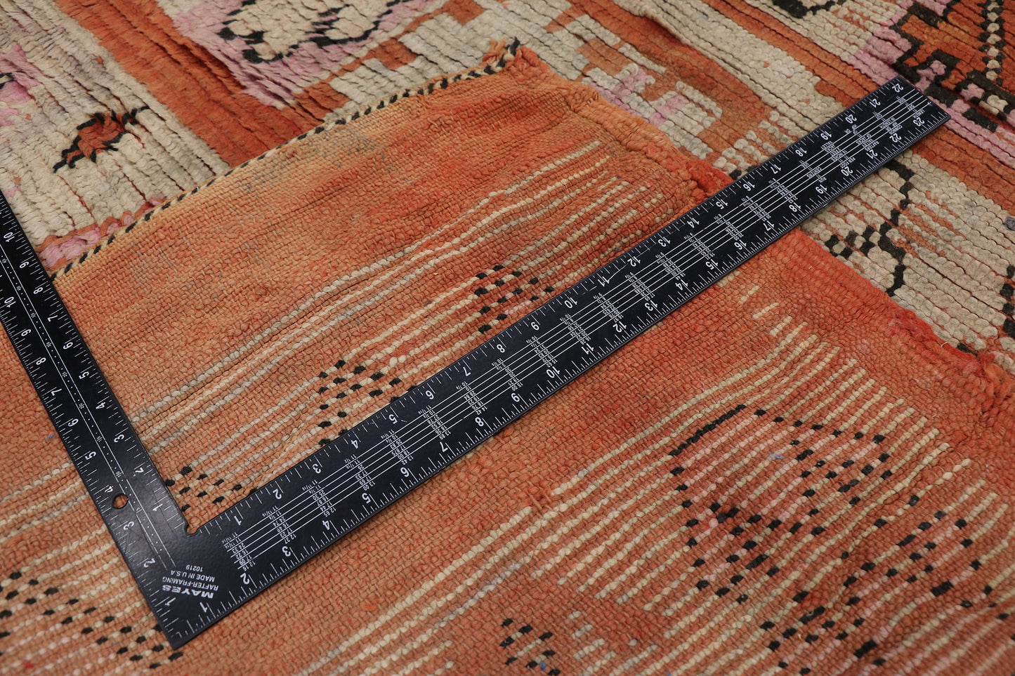 6 x 9 Vintage Boujad Moroccan Rug 21448