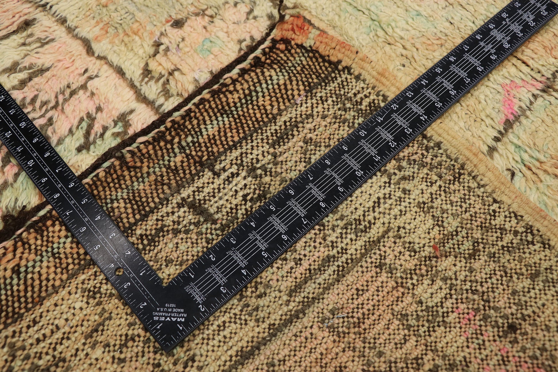 6 x 11 Vintage Boujad Moroccan Rug 21495