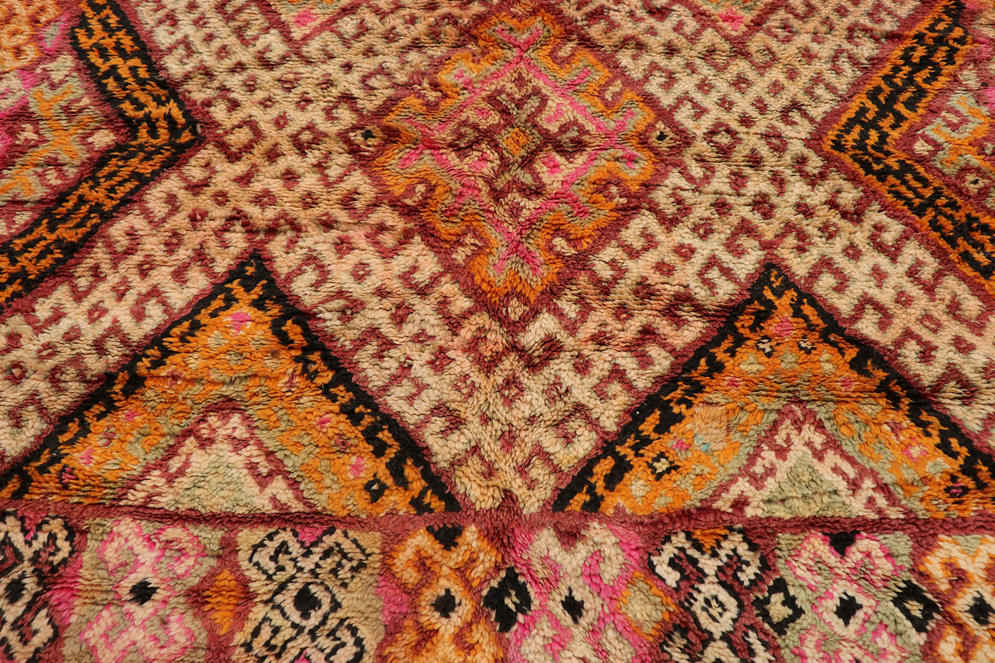 6 x 9 Vintage Moroccan Rug 21522