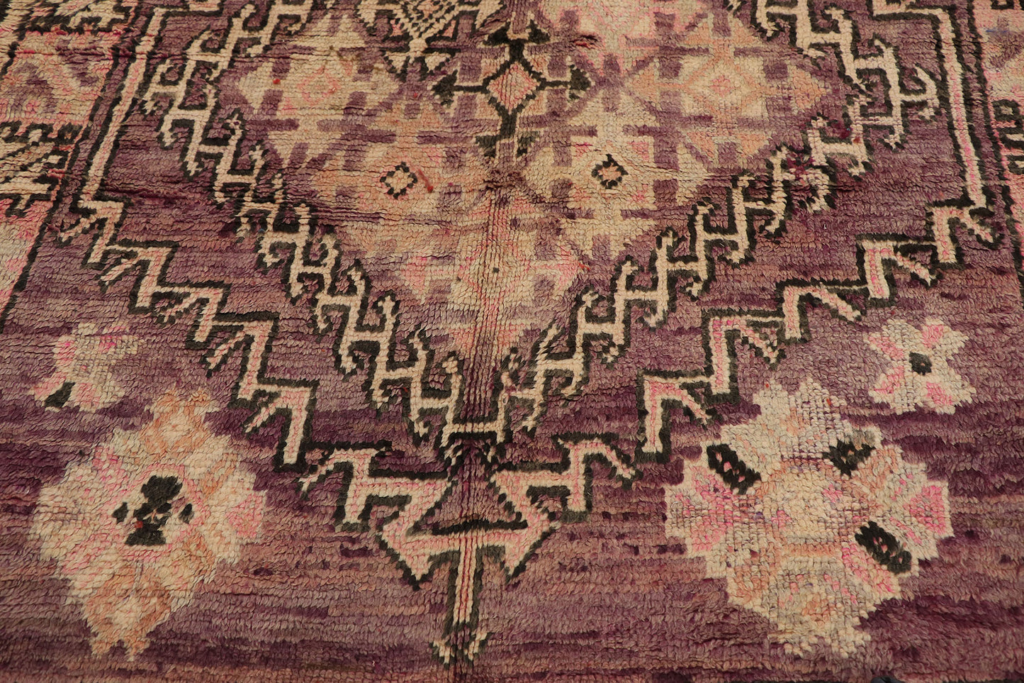 6 x 11 Vintage Moroccan Rug 21531