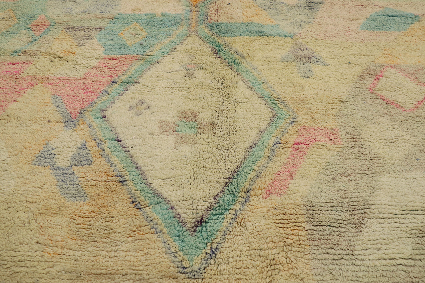 7 x 10 Vintage Boujad Moroccan Rug 21657