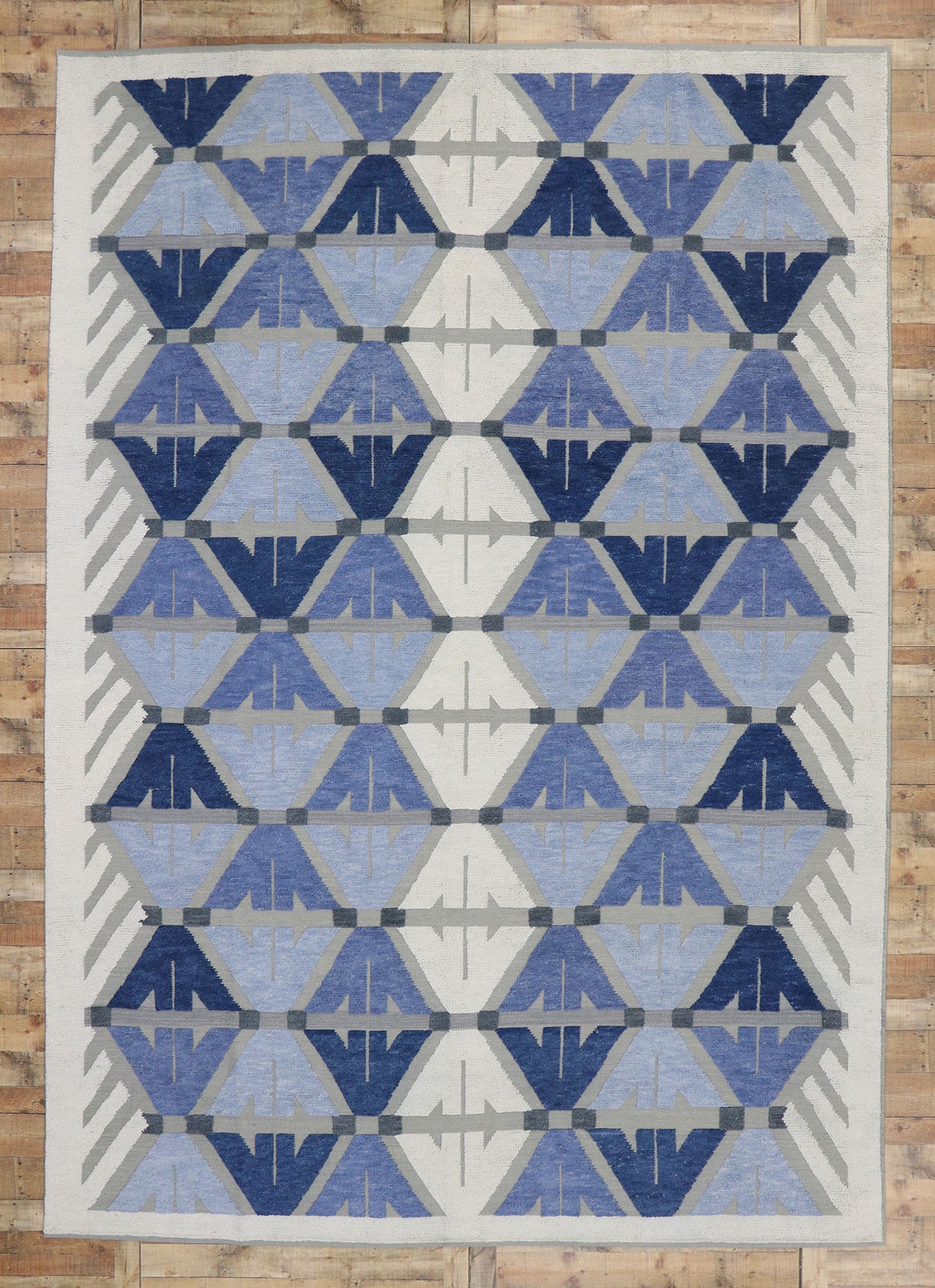 10 x 15 Geometric High-Low Rug 30558