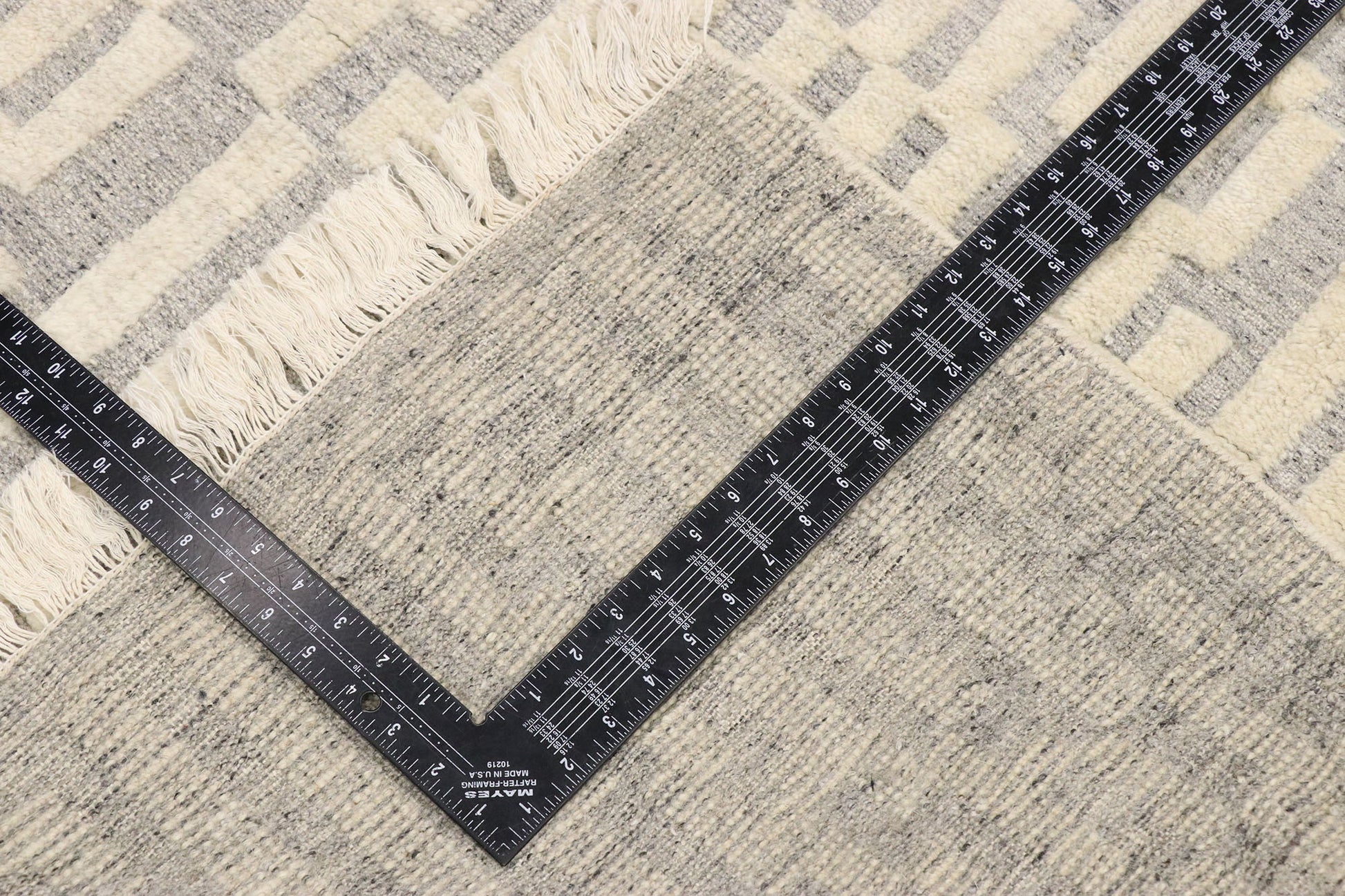 6 x 9 Contemporary Moroccan Kilim Souf Rug 30560