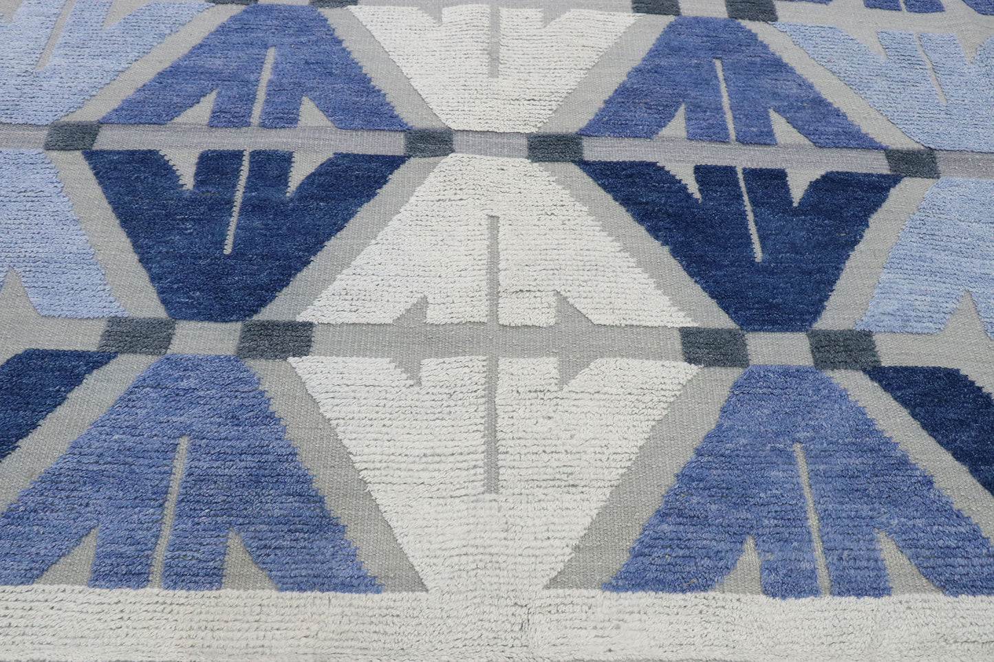 11 x 14 Geometric High-Low Rug 30566