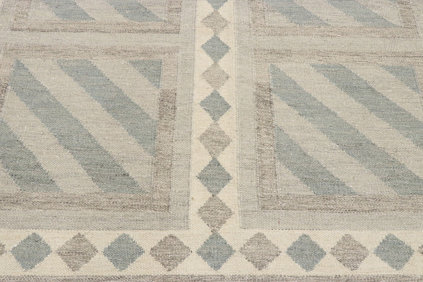 5 x 8 Swedish Inspired Kilim Rug 30596