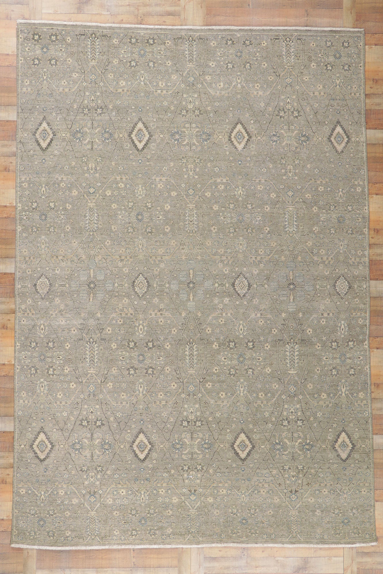9 x 14 Vintage-Inspired Distressed Rug 30712