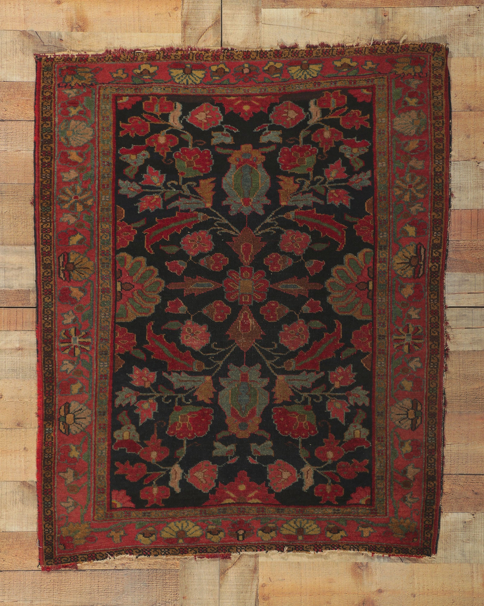 4 x 4 Antique Persian Serapi Rug 77597