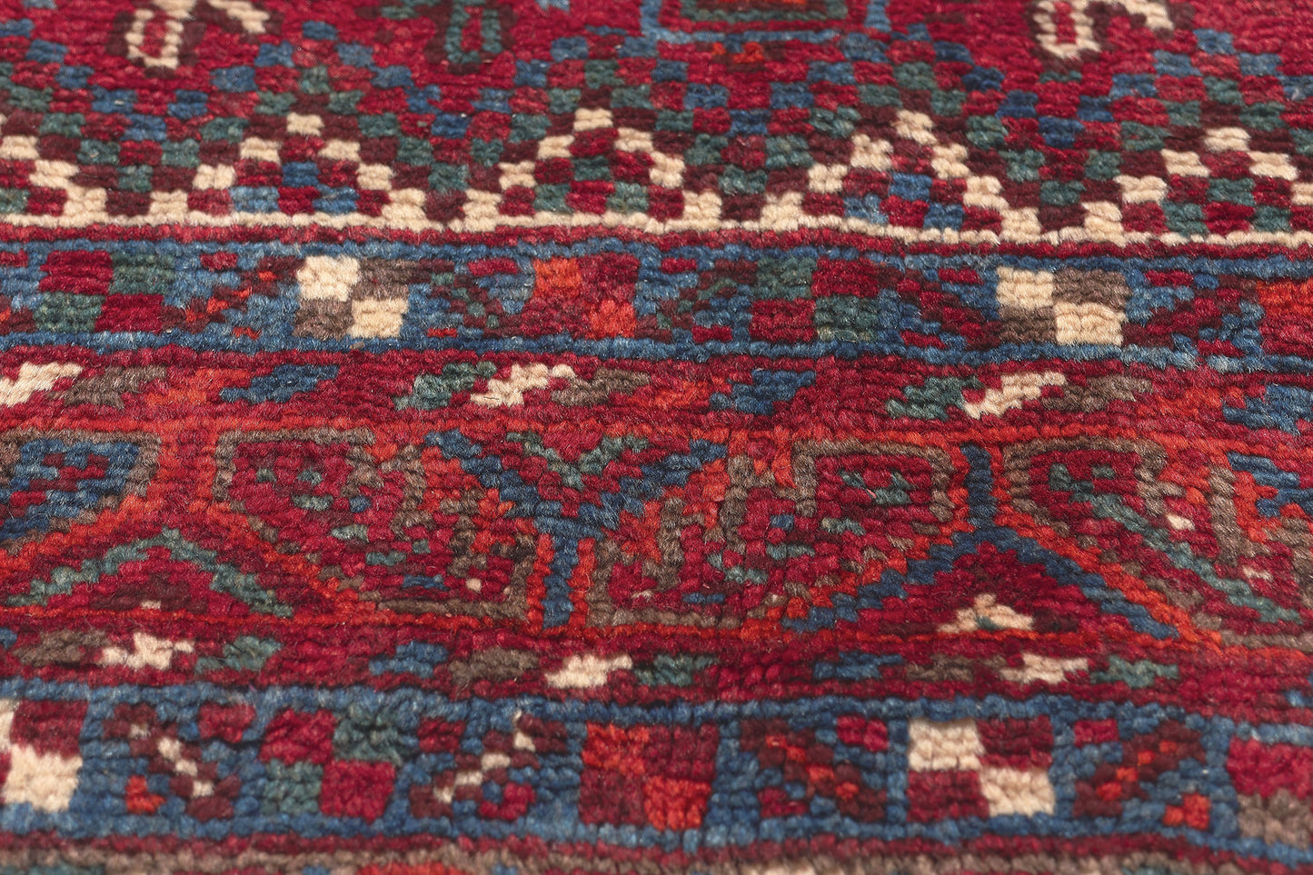4 x 10 Vintage Persian Shiraz Rug 61239