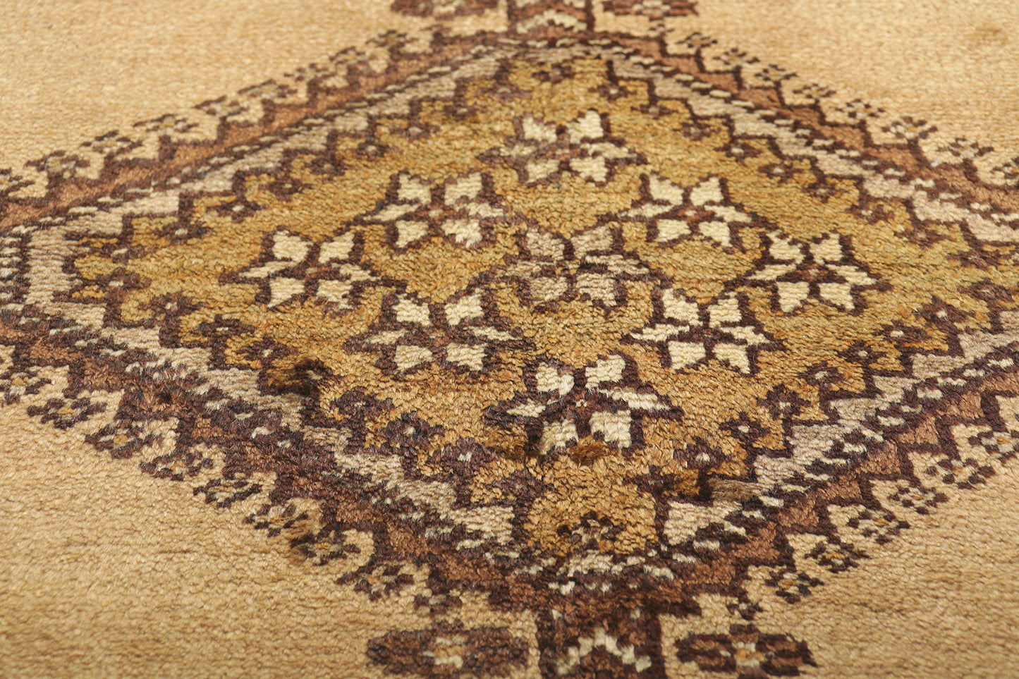 4 x 9 Vintage Persian Shiraz Rug 75056