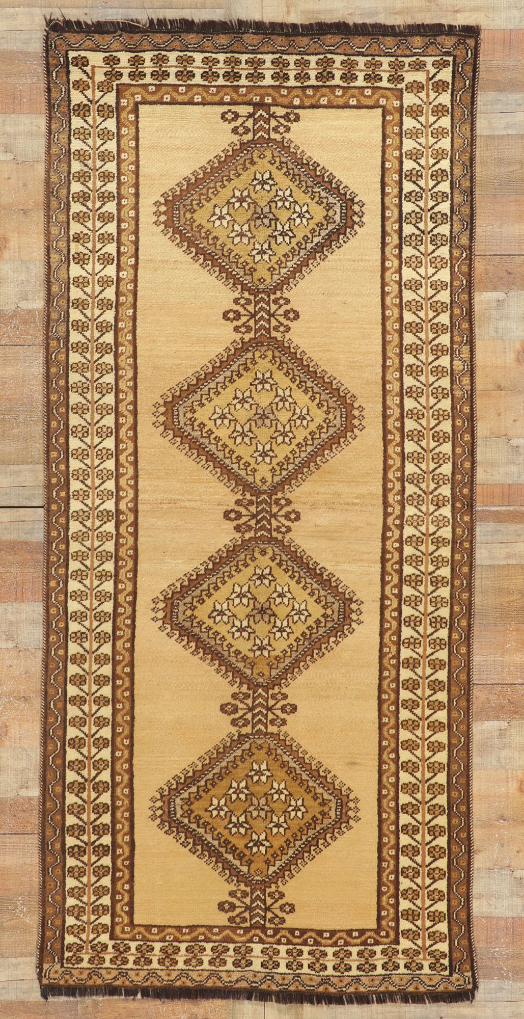 4 x 9 Vintage Persian Shiraz Rug 75056