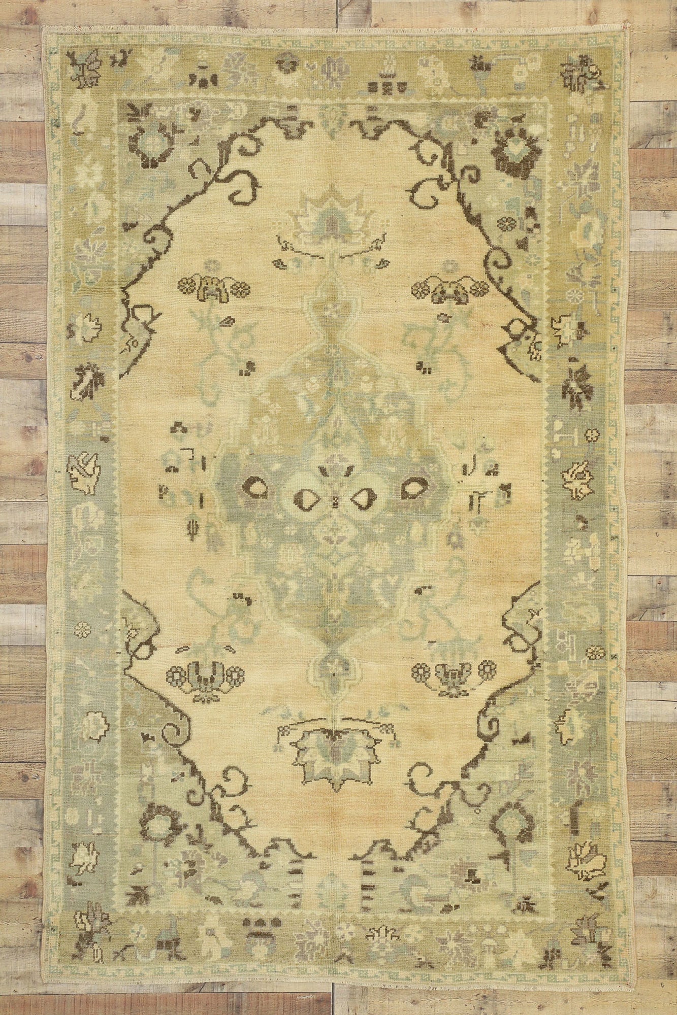 5 x 9 Vintage Turkish Oushak Rug 50487